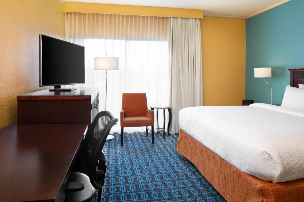 Chester Inn & Suites Sharonville Exteriör bild