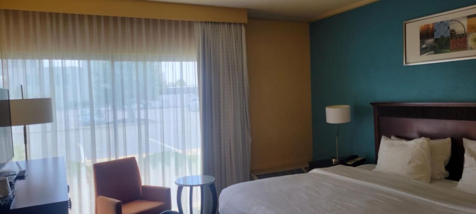 Chester Inn & Suites Sharonville Exteriör bild